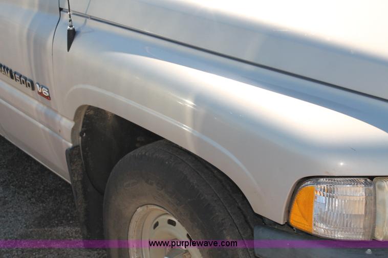 image for item AJ9267 1999 Dodge Ram 1500 pickup truck