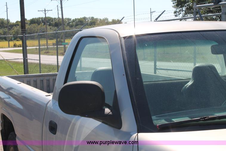 image for item AJ9267 1999 Dodge Ram 1500 pickup truck