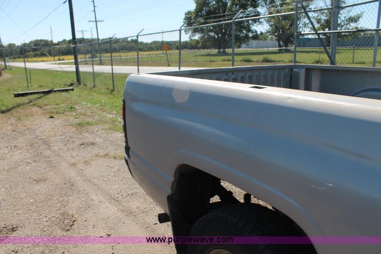 image for item AJ9267 1999 Dodge Ram 1500 pickup truck