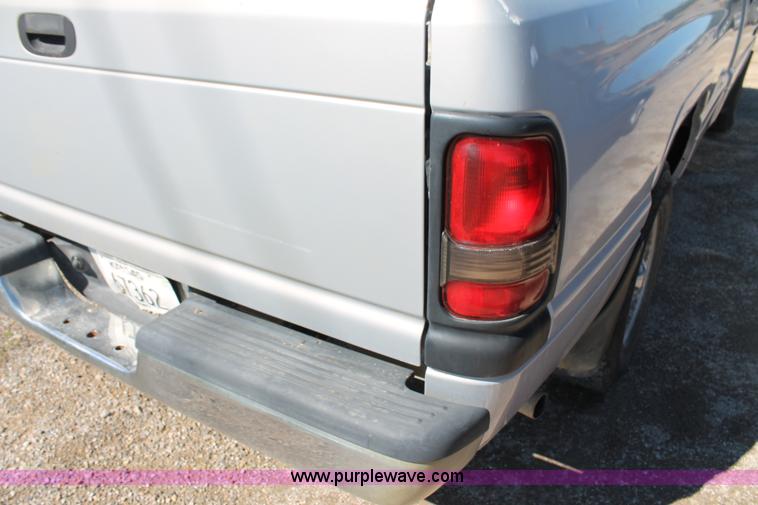 image for item AJ9267 1999 Dodge Ram 1500 pickup truck