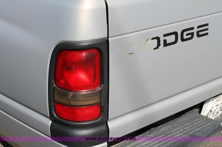 image for item AJ9267 1999 Dodge Ram 1500 pickup truck