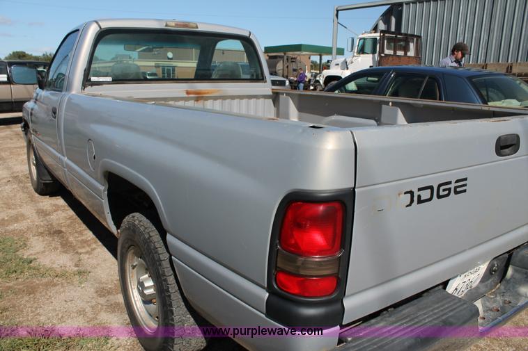image for item AJ9267 1999 Dodge Ram 1500 pickup truck