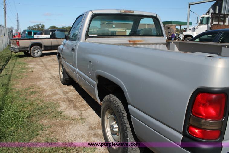 image for item AJ9267 1999 Dodge Ram 1500 pickup truck