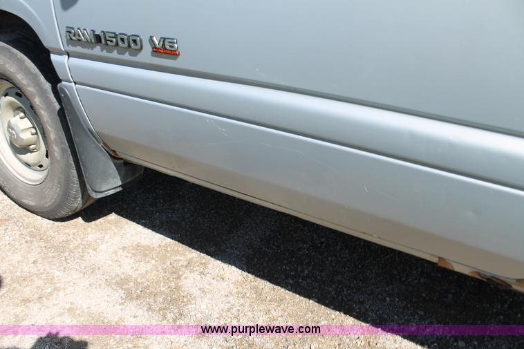 image for item AJ9267 1999 Dodge Ram 1500 pickup truck