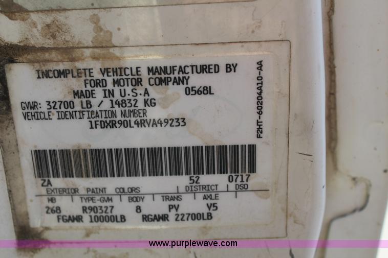 image for item AJ9269 1994 Ford LN9000 flatbed truck