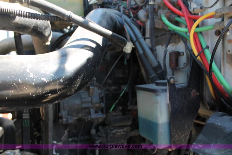 image for item AJ9269 1994 Ford LN9000 flatbed truck