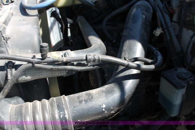 image for item AJ9269 1994 Ford LN9000 flatbed truck