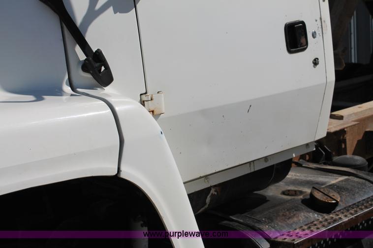 image for item AJ9269 1994 Ford LN9000 flatbed truck