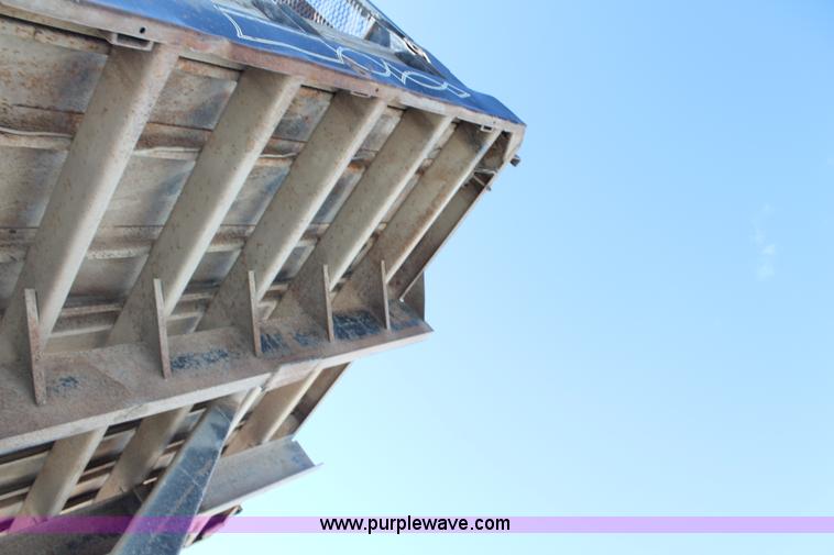 image for item AJ9269 1994 Ford LN9000 flatbed truck