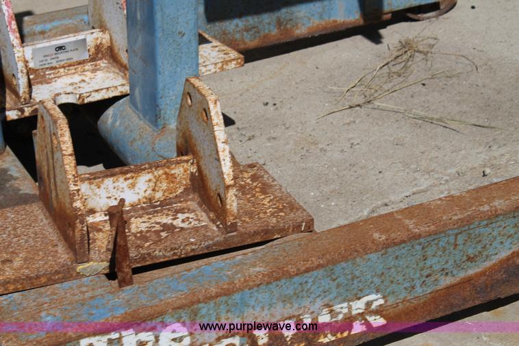 image for item AJ9270 The Revolver engine stand