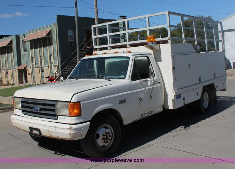 image for item AJ9271 1988 Ford F350 Custom mobile tire changing truck