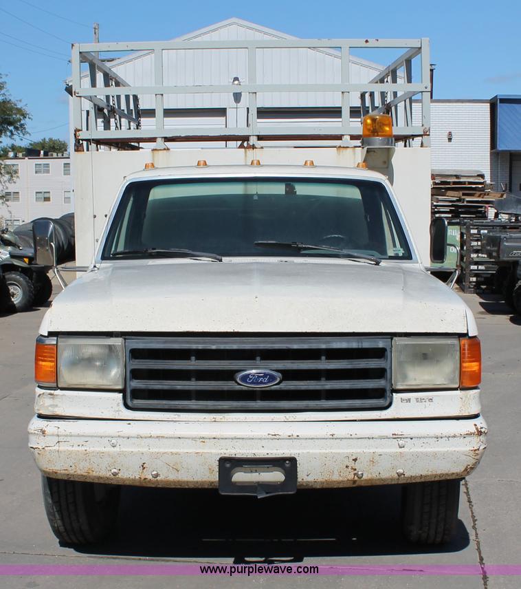 image for item AJ9271 1988 Ford F350 Custom mobile tire changing truck