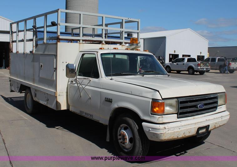 image for item AJ9271 1988 Ford F350 Custom mobile tire changing truck