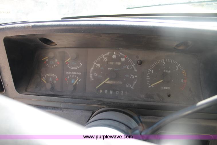 image for item AJ9271 1988 Ford F350 Custom mobile tire changing truck