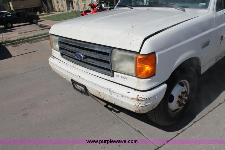 image for item AJ9271 1988 Ford F350 Custom mobile tire changing truck