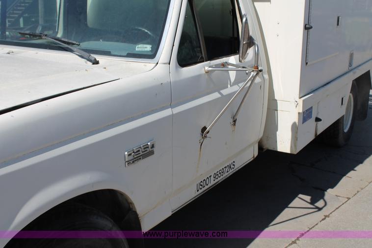 image for item AJ9271 1988 Ford F350 Custom mobile tire changing truck