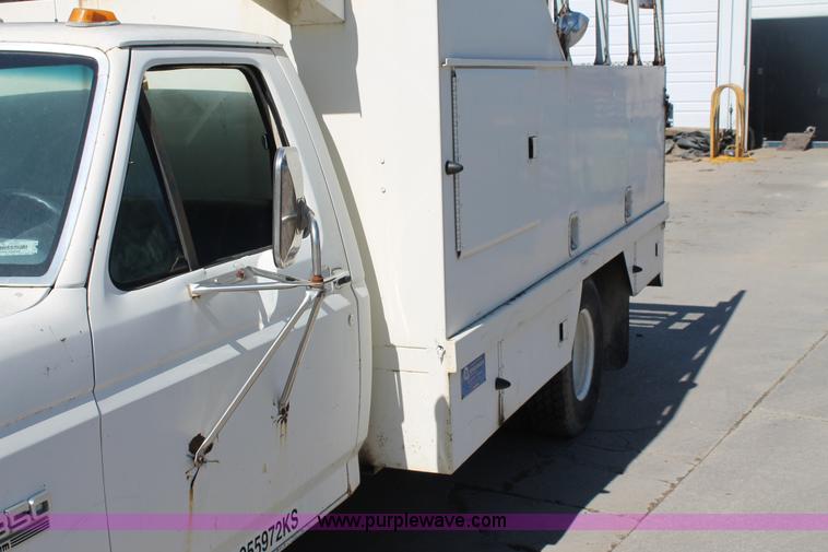 image for item AJ9271 1988 Ford F350 Custom mobile tire changing truck