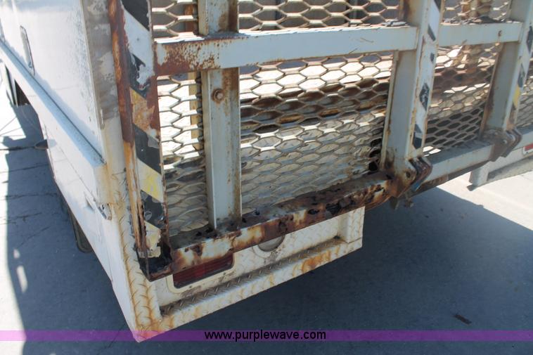 image for item AJ9271 1988 Ford F350 Custom mobile tire changing truck