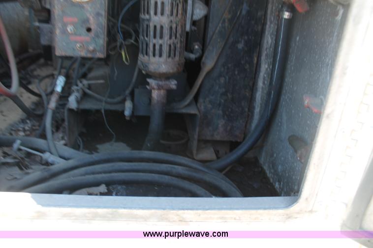 image for item AJ9271 1988 Ford F350 Custom mobile tire changing truck