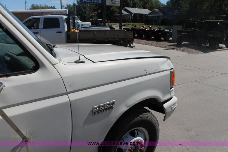 image for item AJ9271 1988 Ford F350 Custom mobile tire changing truck