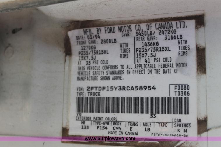 image for item AJ9305 1994 Ford F150 XL pickup truck