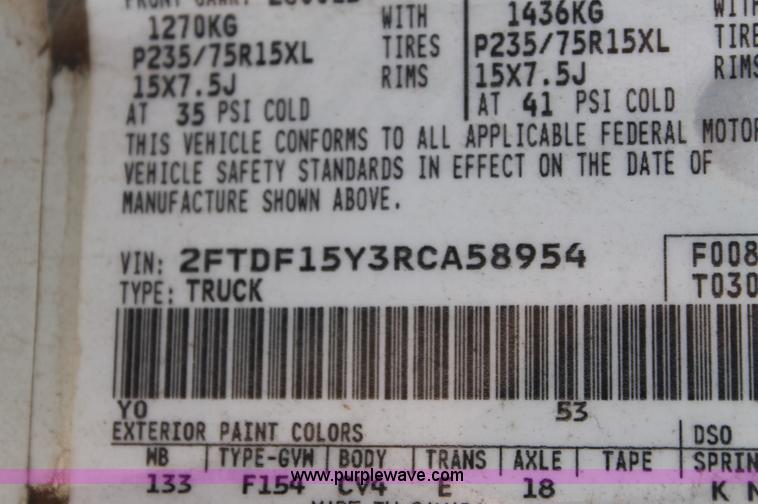 image for item AJ9305 1994 Ford F150 XL pickup truck