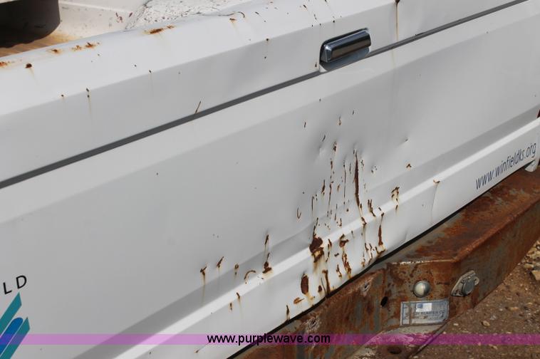 image for item AJ9305 1994 Ford F150 XL pickup truck