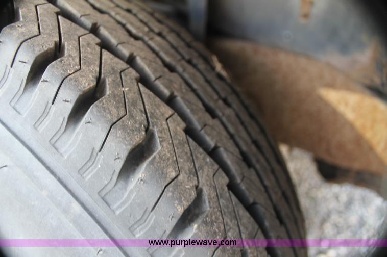 image for item AJ9305 1994 Ford F150 XL pickup truck