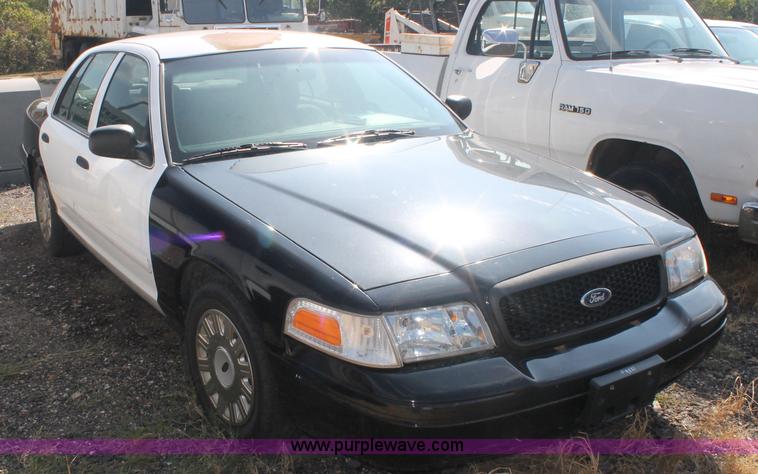 image for item AJ9306 2004 Ford Crown Victoria Police Interceptor