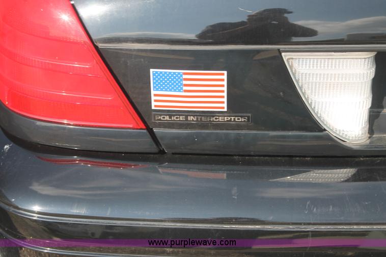 image for item AJ9306 2004 Ford Crown Victoria Police Interceptor