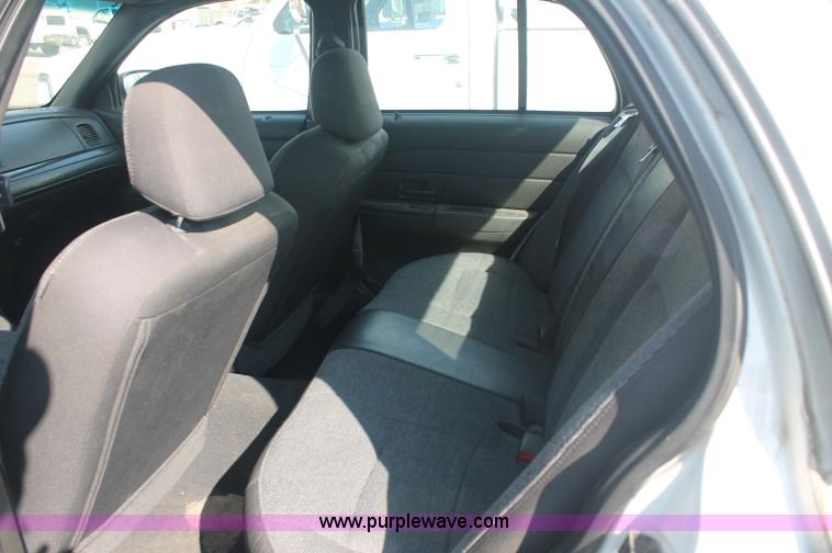 image for item AJ9306 2004 Ford Crown Victoria Police Interceptor