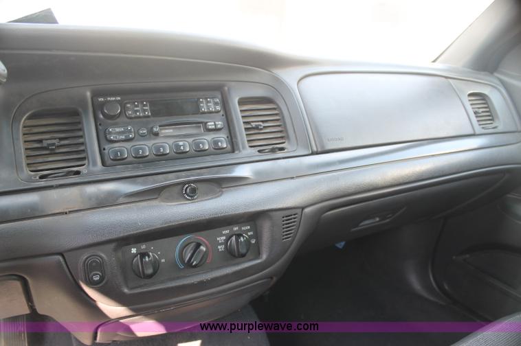 image for item AJ9306 2004 Ford Crown Victoria Police Interceptor