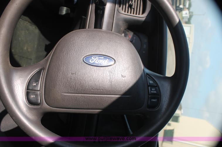 image for item AJ9306 2004 Ford Crown Victoria Police Interceptor