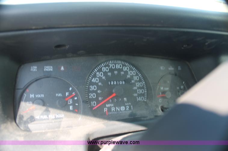 image for item AJ9306 2004 Ford Crown Victoria Police Interceptor