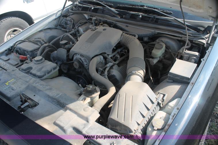 image for item AJ9306 2004 Ford Crown Victoria Police Interceptor