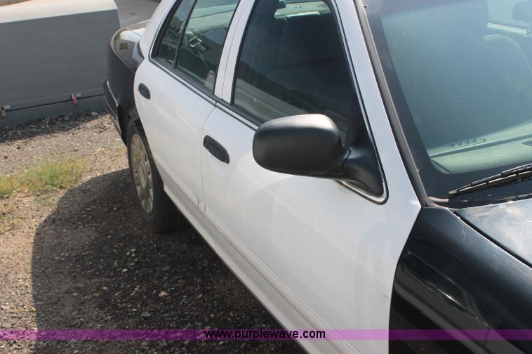 image for item AJ9306 2004 Ford Crown Victoria Police Interceptor