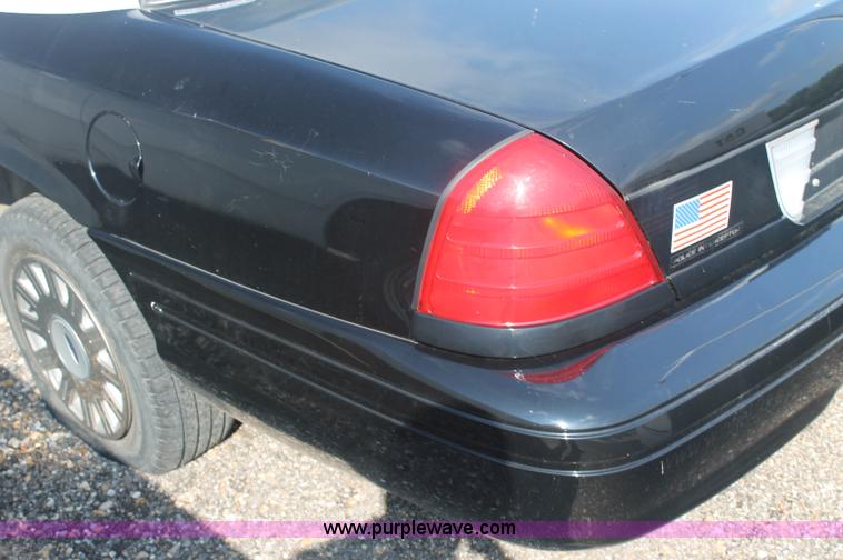 image for item AJ9306 2004 Ford Crown Victoria Police Interceptor