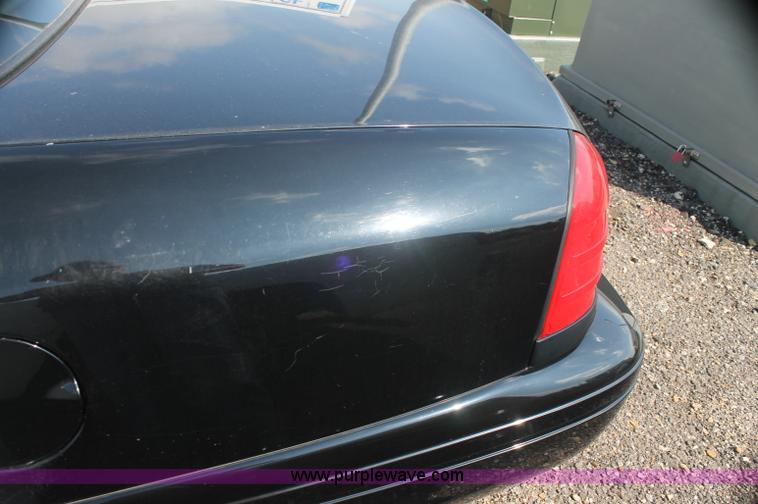 image for item AJ9306 2004 Ford Crown Victoria Police Interceptor