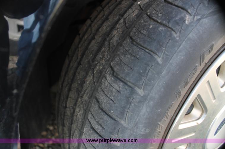 image for item AJ9306 2004 Ford Crown Victoria Police Interceptor