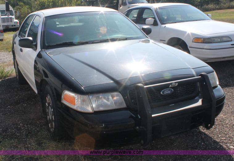 image for item AJ9308 2003 Ford Crown Victoria Police Interceptor