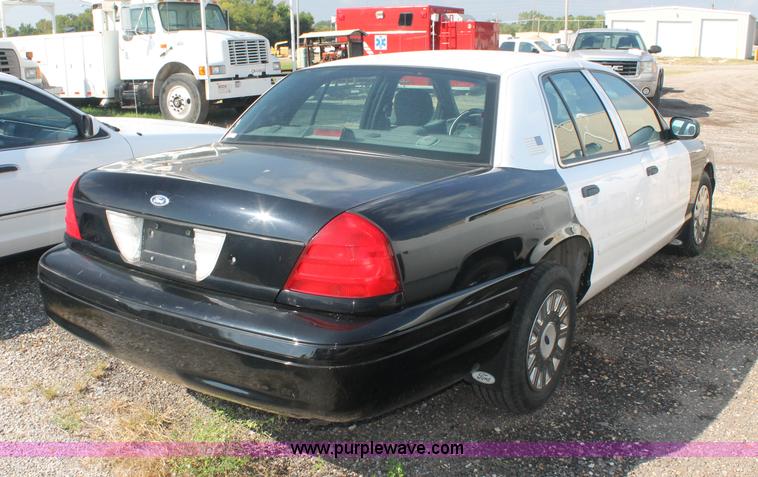 image for item AJ9308 2003 Ford Crown Victoria Police Interceptor