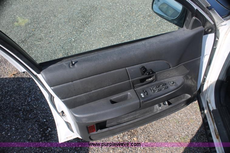 image for item AJ9308 2003 Ford Crown Victoria Police Interceptor