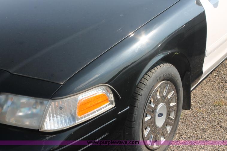 image for item AJ9308 2003 Ford Crown Victoria Police Interceptor