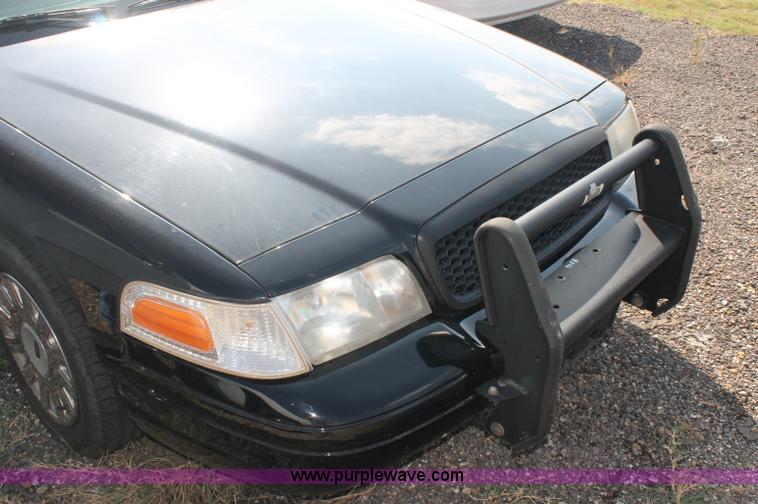 image for item AJ9308 2003 Ford Crown Victoria Police Interceptor