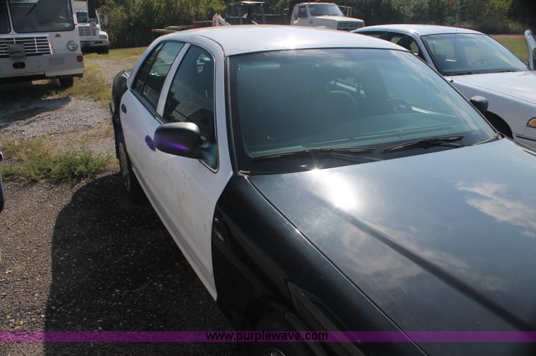 image for item AJ9308 2003 Ford Crown Victoria Police Interceptor