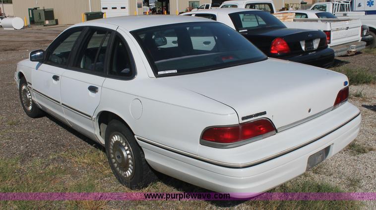 image for item AJ9309 1992 Ford Crown Victoria