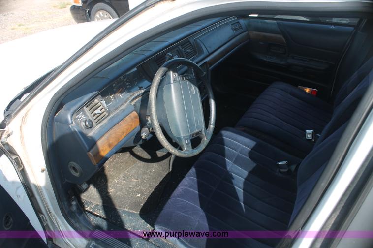 image for item AJ9309 1992 Ford Crown Victoria
