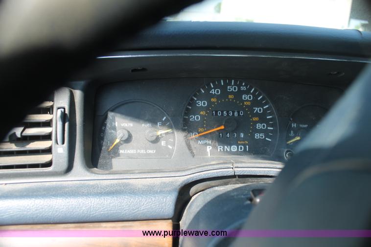 image for item AJ9309 1992 Ford Crown Victoria