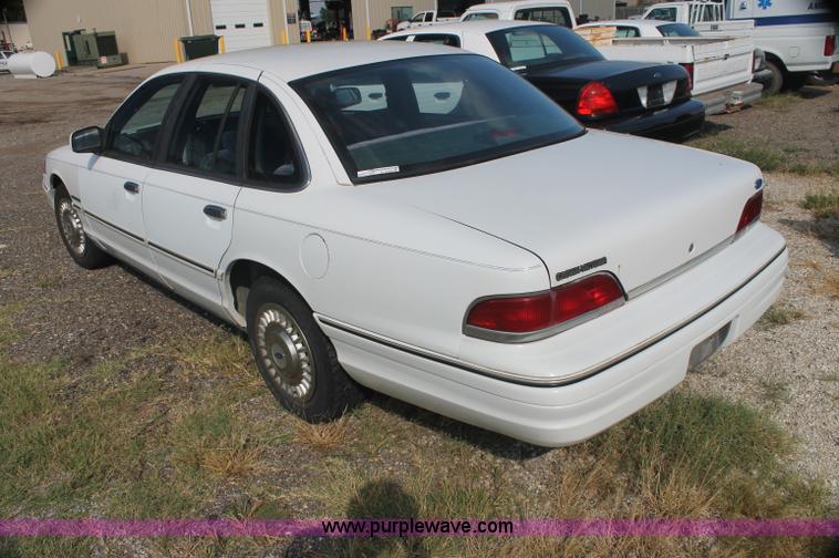 image for item AJ9309 1992 Ford Crown Victoria