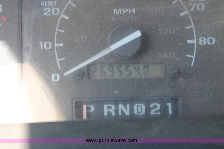 image for item AJ9315 1996 Ford F250 HD XL pickup truck